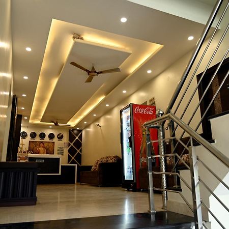 Hotel Pulse Inn Near Railway Station Джайпур Екстериор снимка