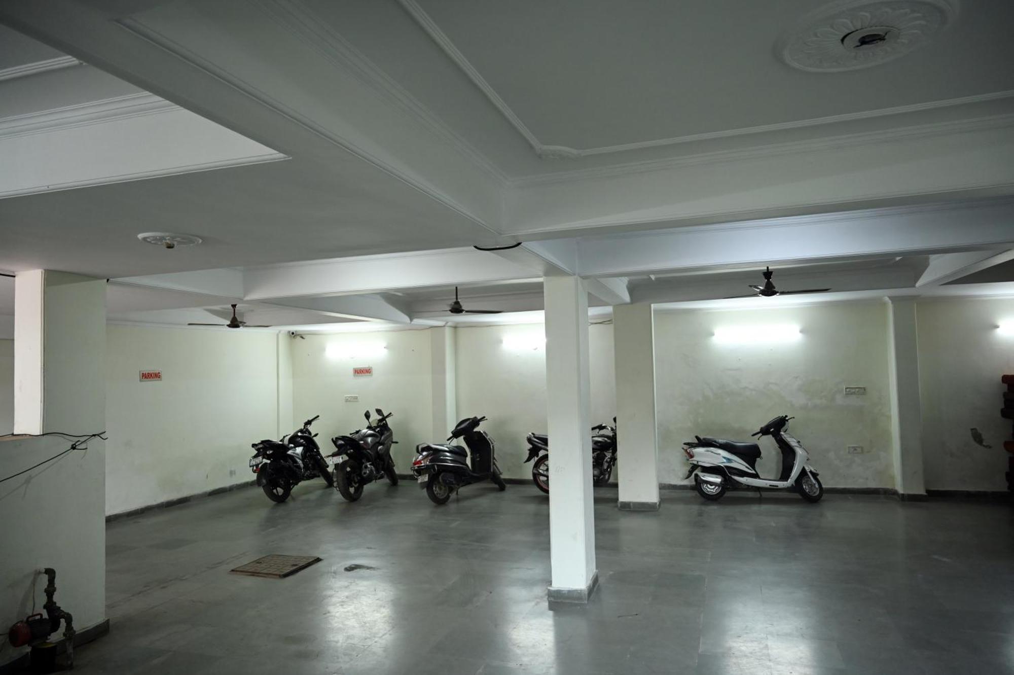 Hotel Pulse Inn Near Railway Station Джайпур Екстериор снимка