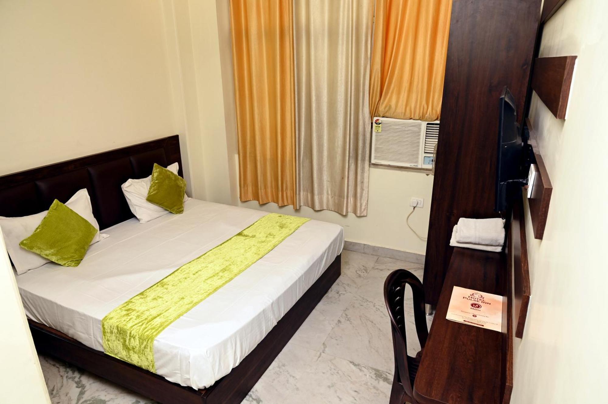Hotel Pulse Inn Near Railway Station Джайпур Екстериор снимка