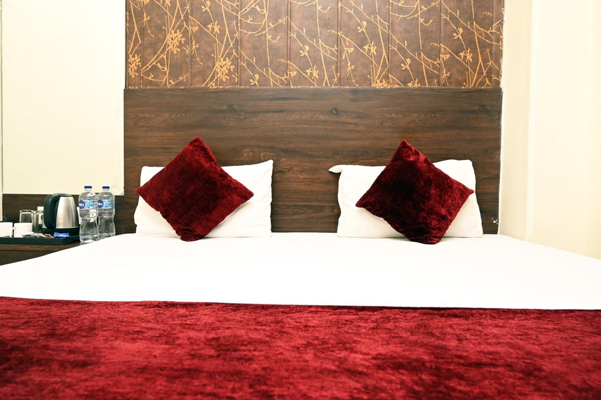 Hotel Pulse Inn Near Railway Station Джайпур Екстериор снимка