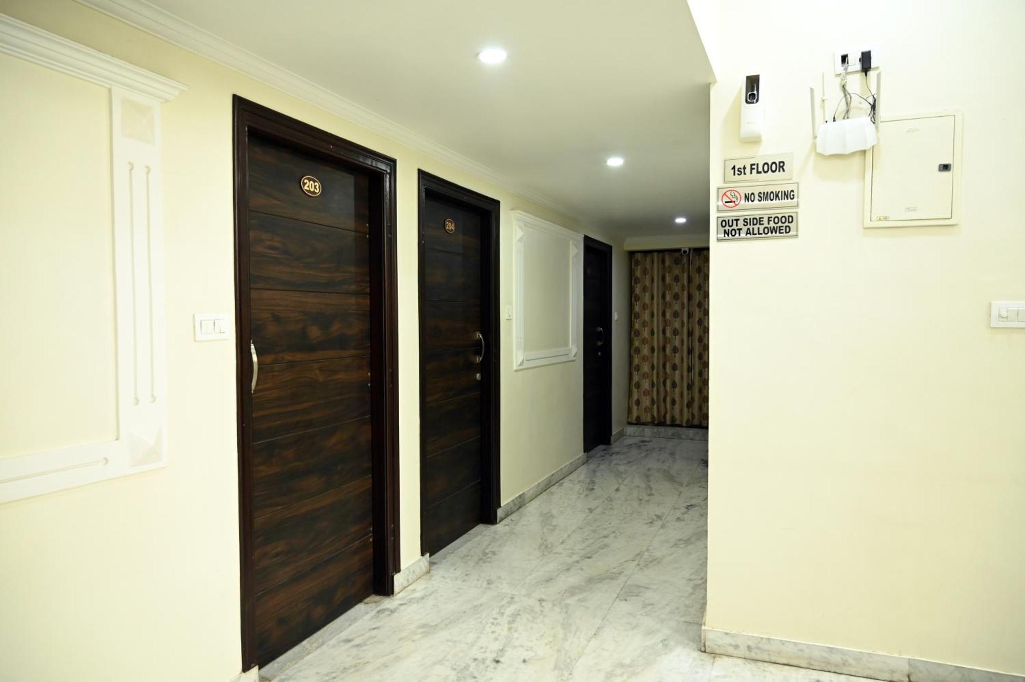 Hotel Pulse Inn Near Railway Station Джайпур Екстериор снимка