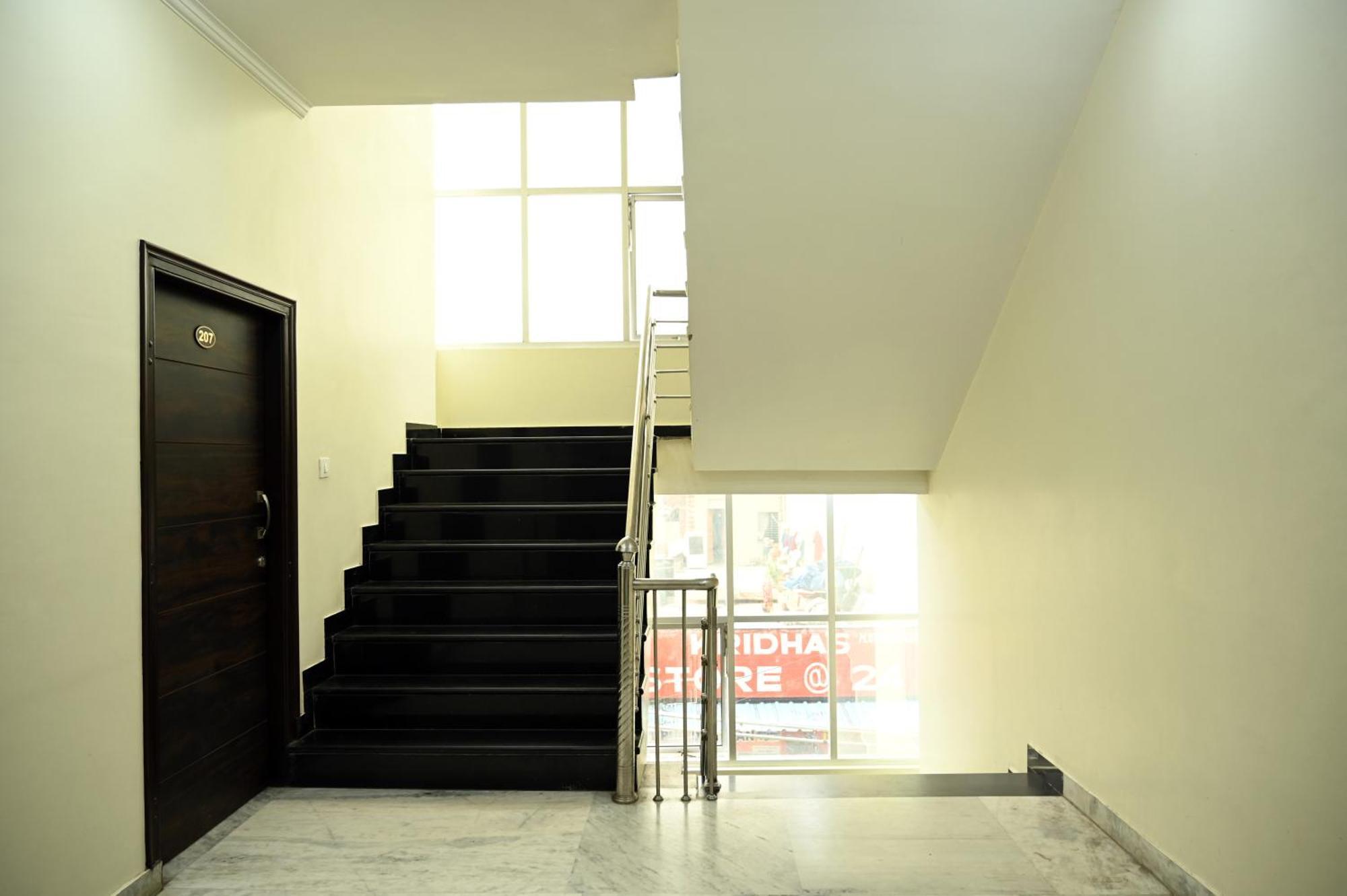 Hotel Pulse Inn Near Railway Station Джайпур Екстериор снимка