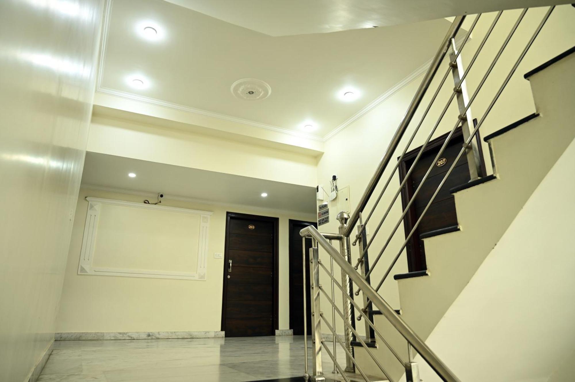 Hotel Pulse Inn Near Railway Station Джайпур Екстериор снимка