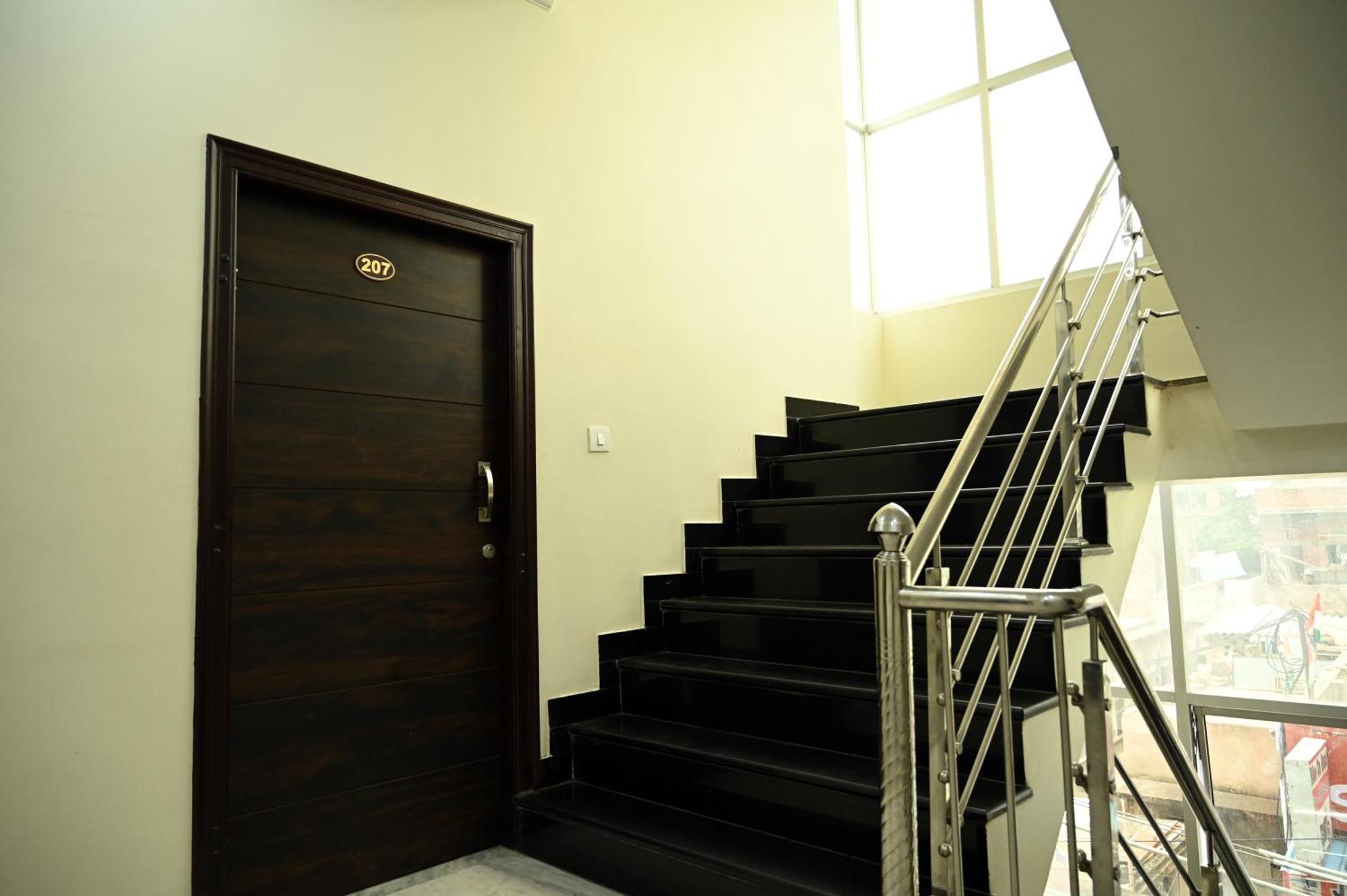 Hotel Pulse Inn Near Railway Station Джайпур Екстериор снимка