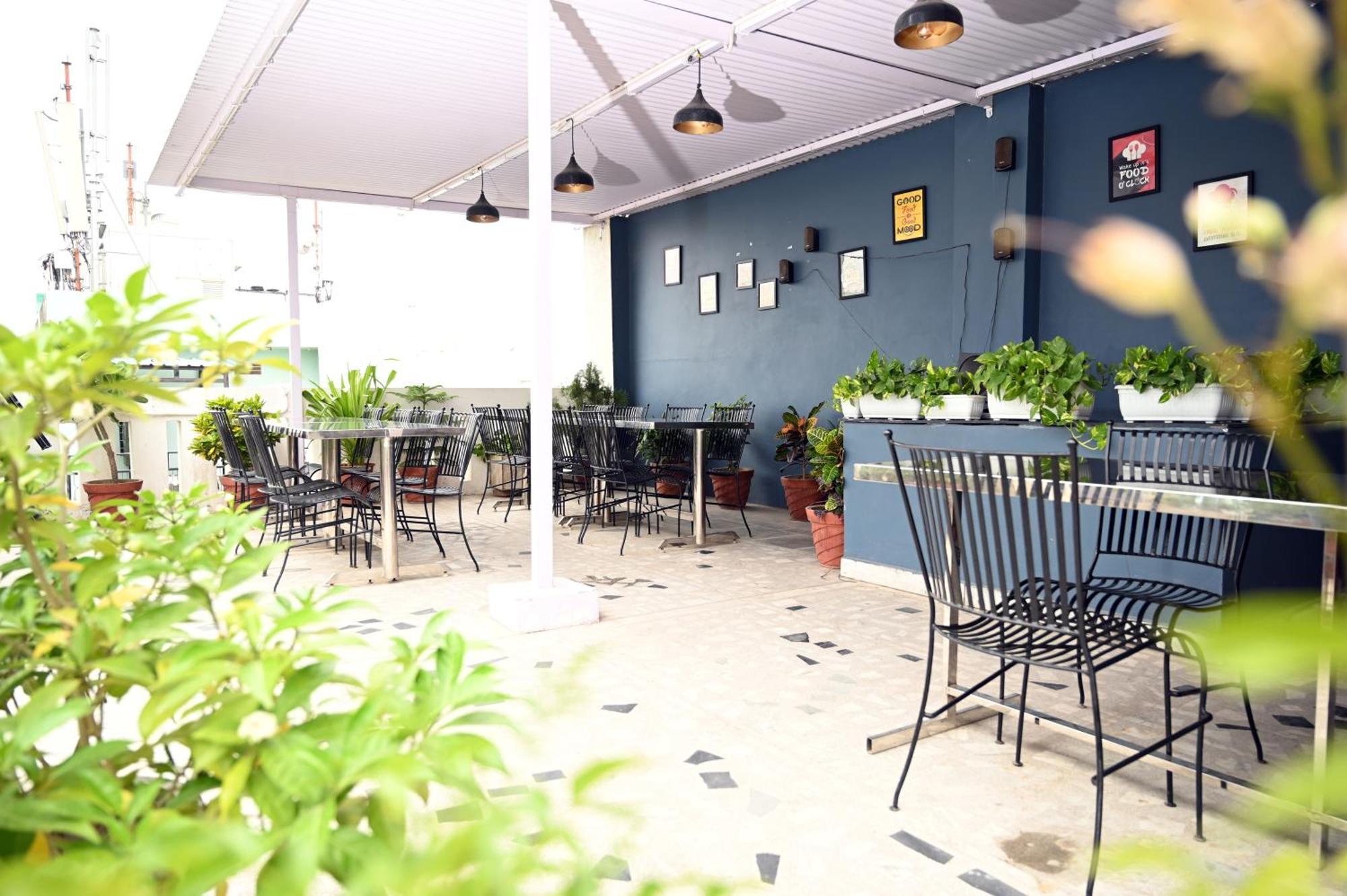 Hotel Pulse Inn Near Railway Station Джайпур Екстериор снимка