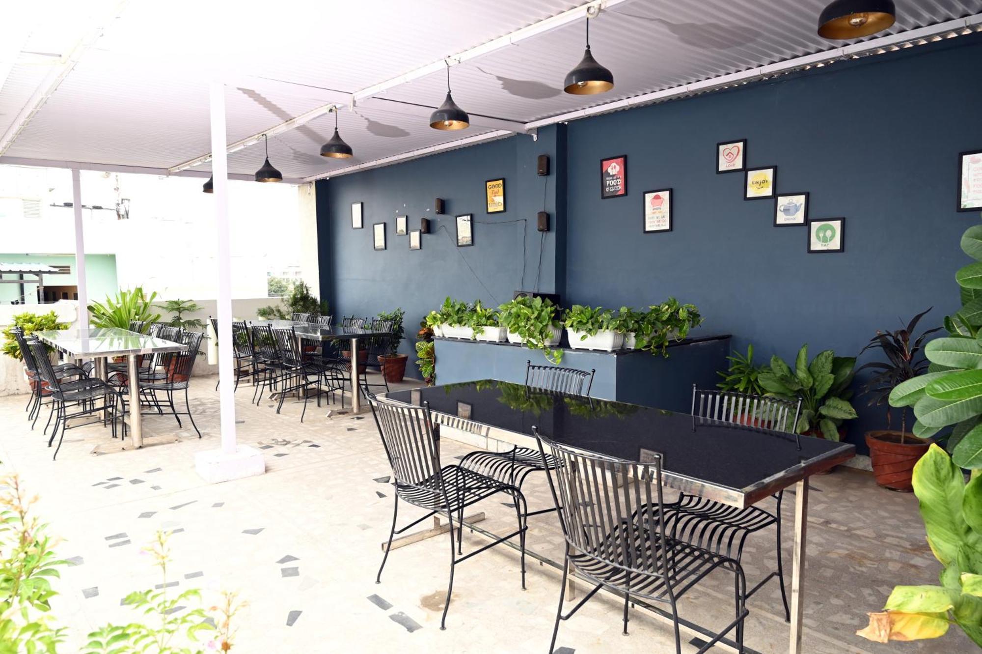 Hotel Pulse Inn Near Railway Station Джайпур Екстериор снимка